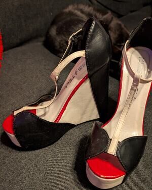 Black and White Colorblock Ankle Strap Peep-Toe Heels Size 6